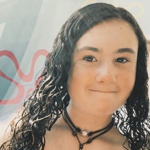 Meet your Posher, Davis